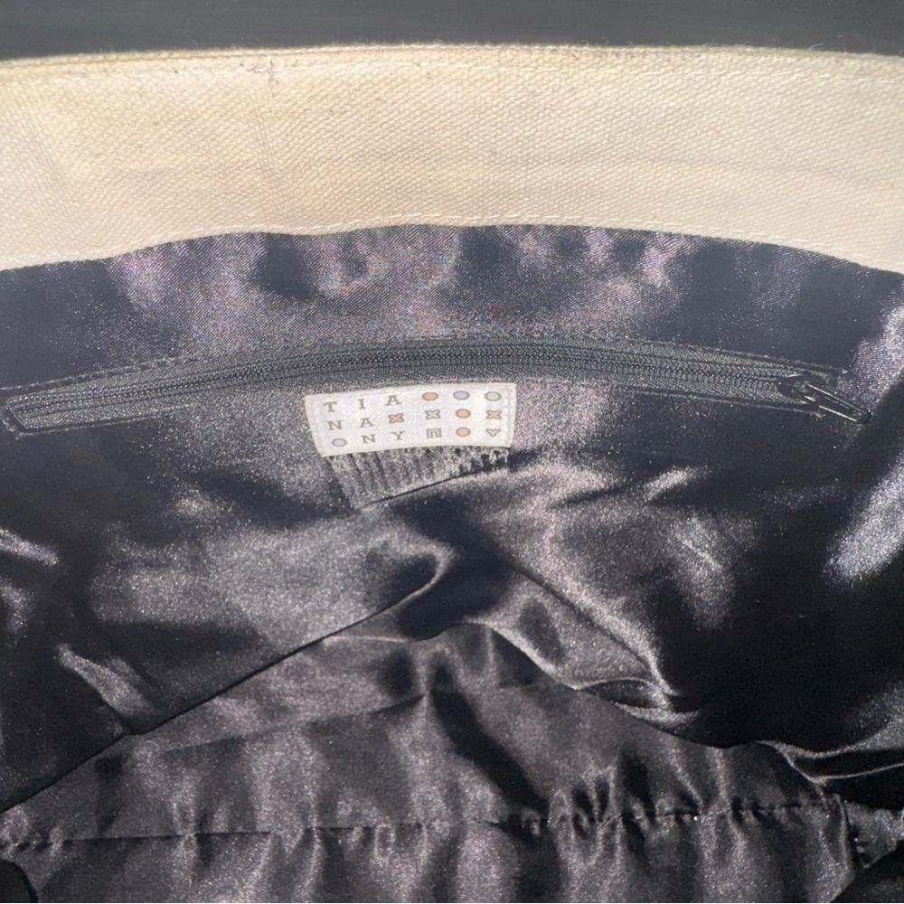 Tiana New York Beaded Black Houndstooth Tote - Picture 10 of 11